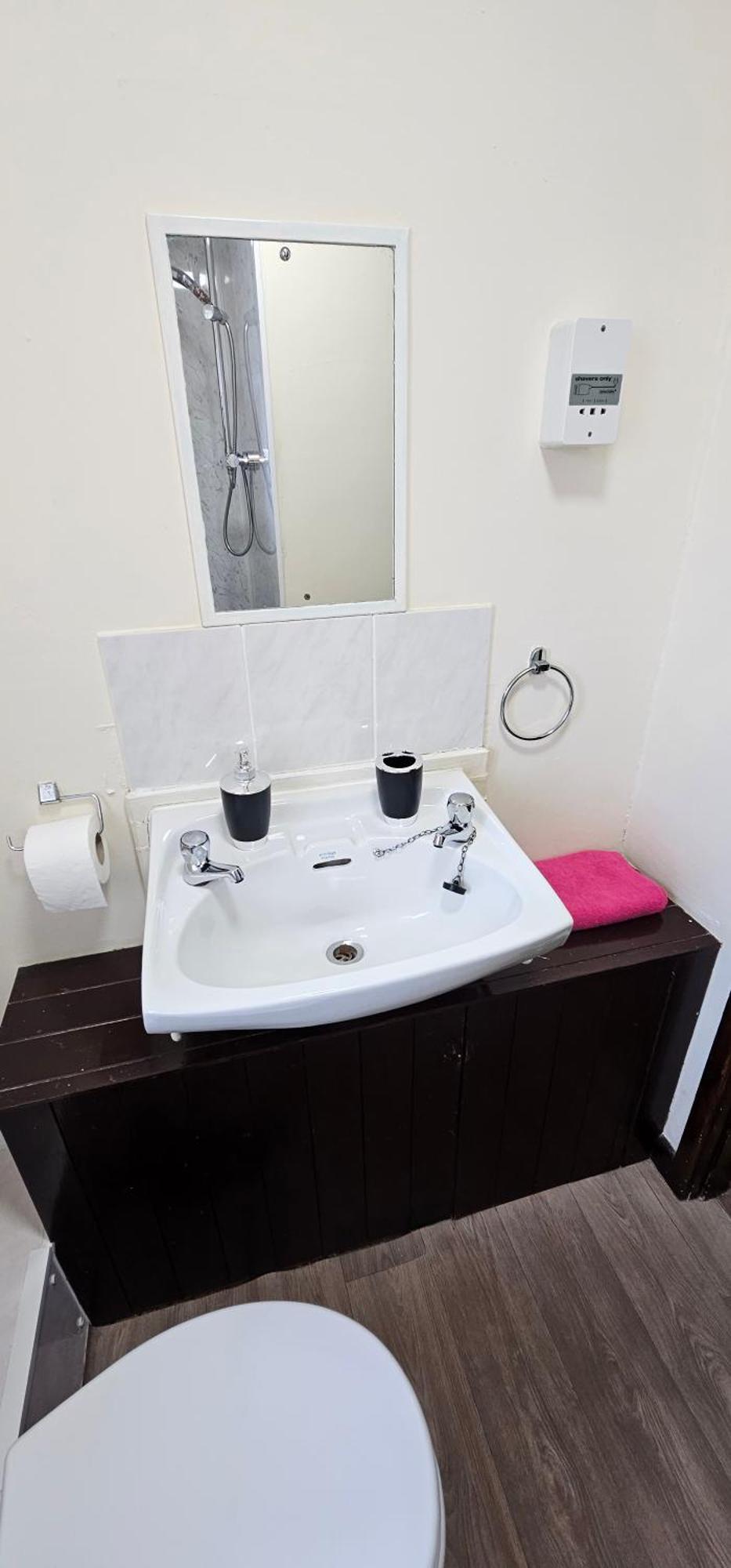 No 4 Trelawney Apartment - Onsite Bar - Restaurant - Horse Riding Menheniot Esterno foto