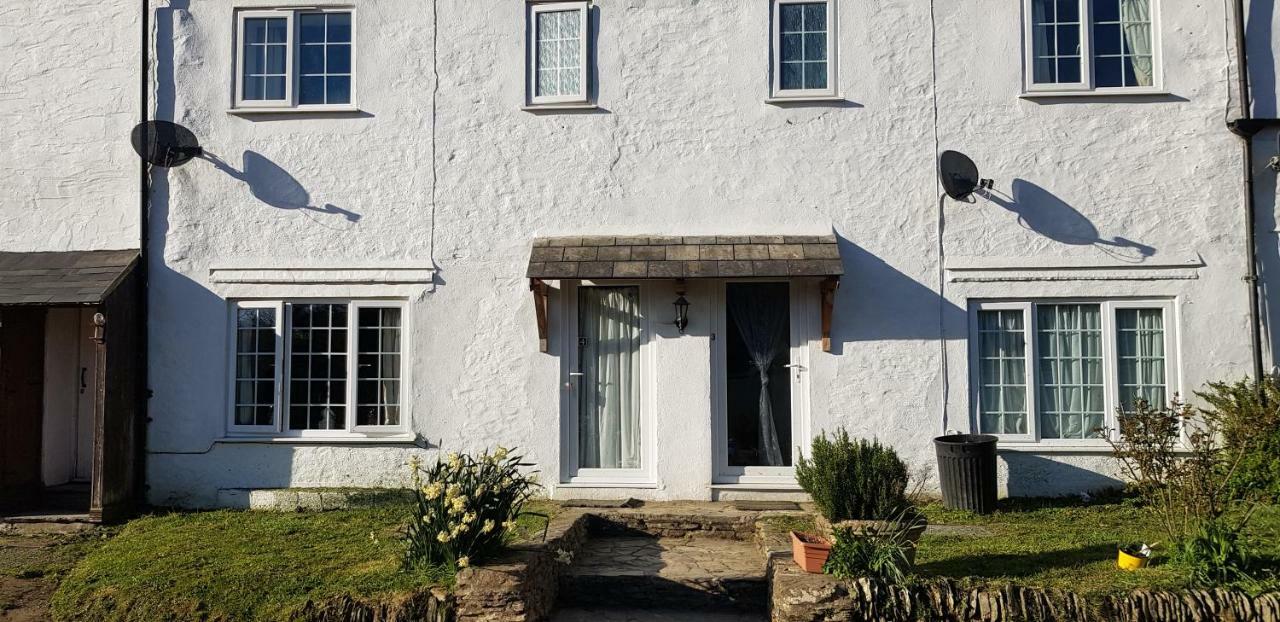 No 4 Trelawney Apartment - Onsite Bar - Restaurant - Horse Riding Menheniot Esterno foto
